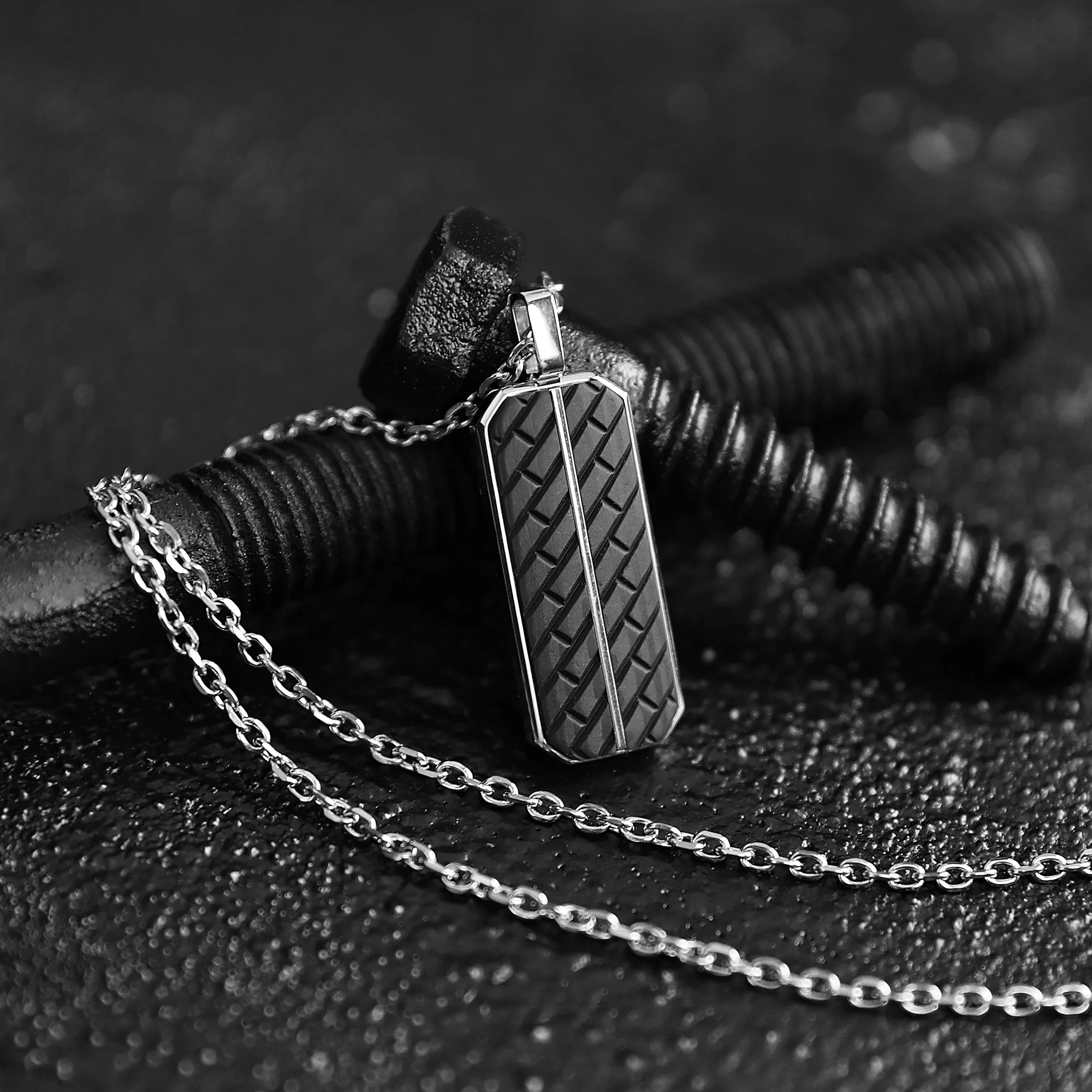 Tread Carbon Fiber Tag Necklace - Silver x Black